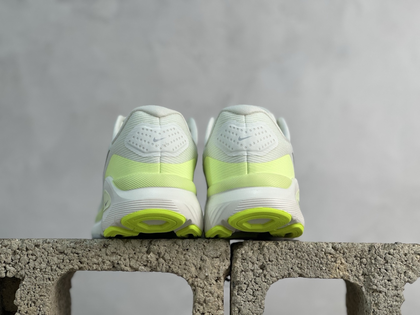 Nike Air Zoom Structure 26