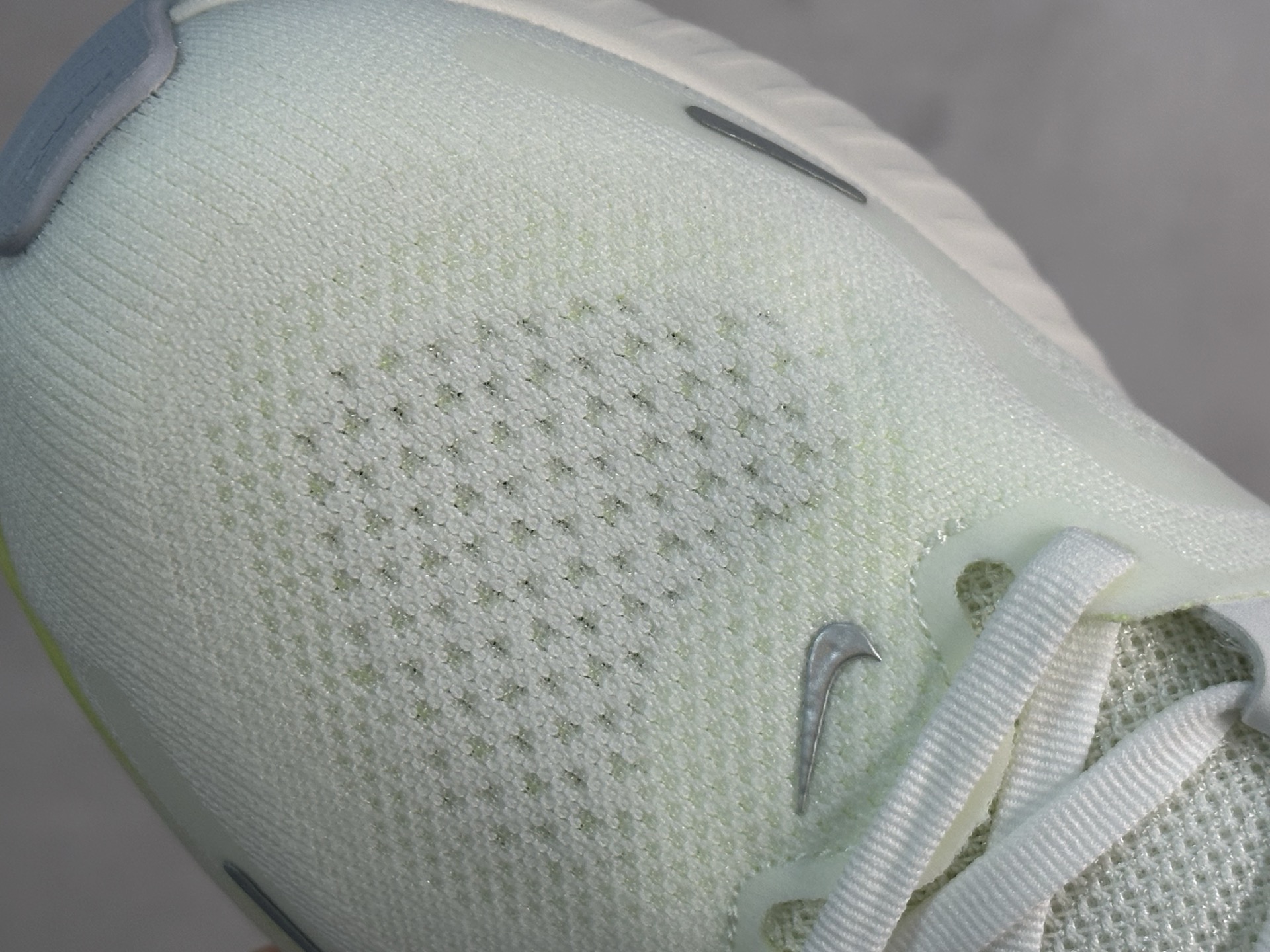 Nike Air Zoom Structure 26