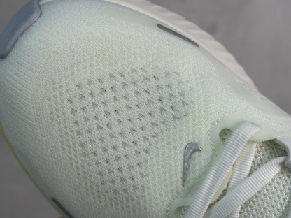 Nike Air Zoom Structure 26