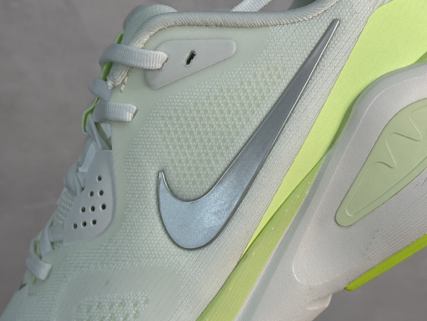 Nike Air Zoom Structure 26