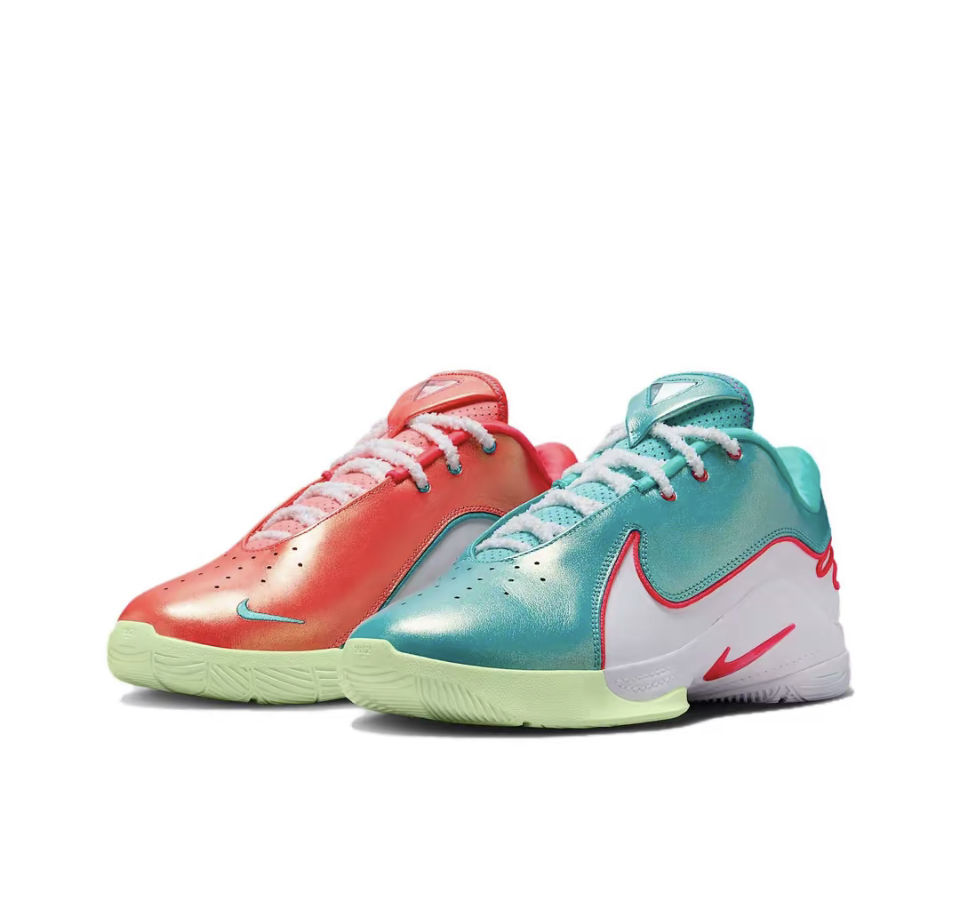 Nike LeBron 22 “Christmas”