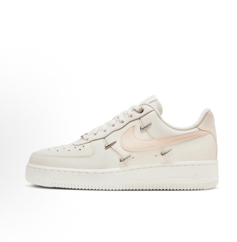 Nike Air Force 1  LX 粉白色