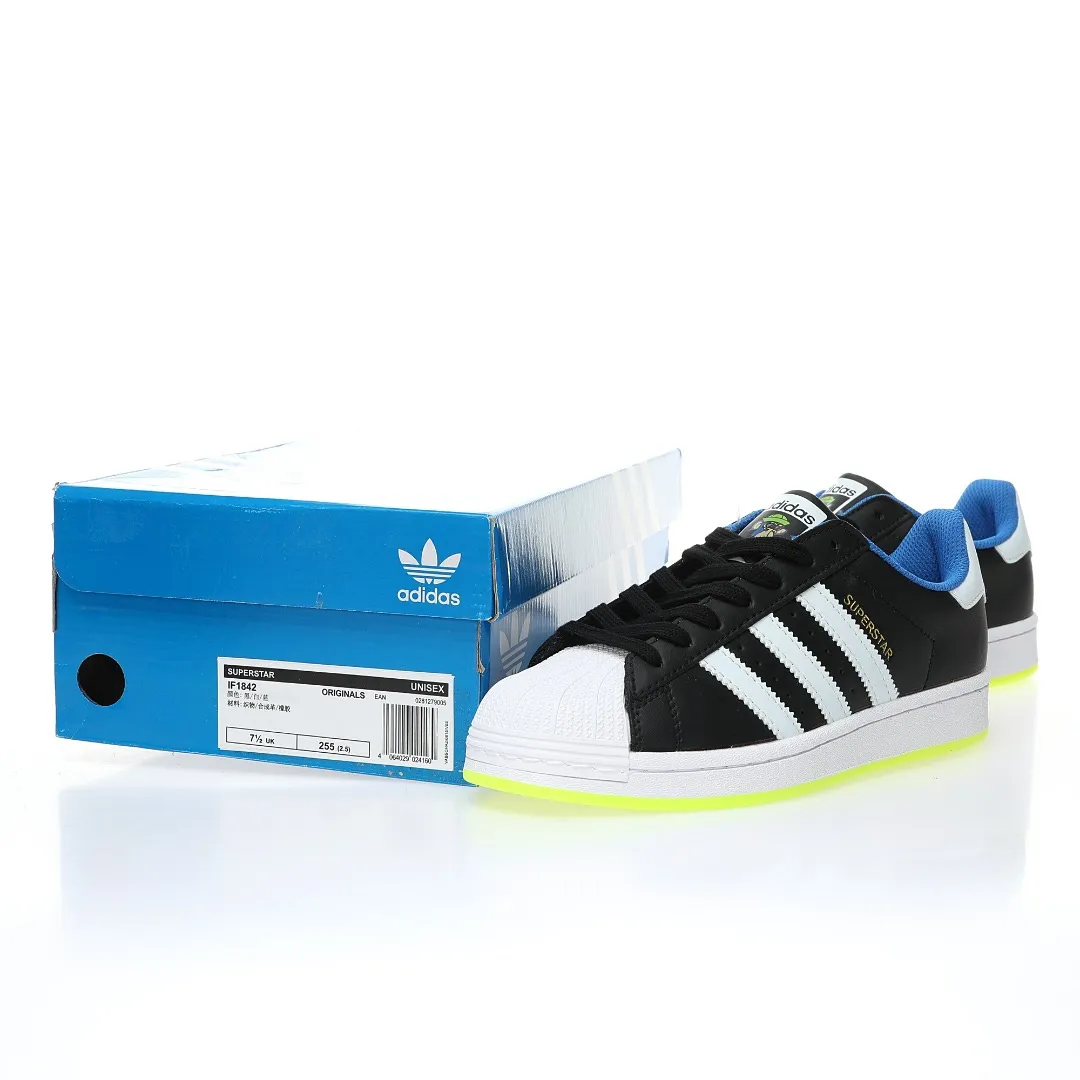 Adidas「貝殼頭」