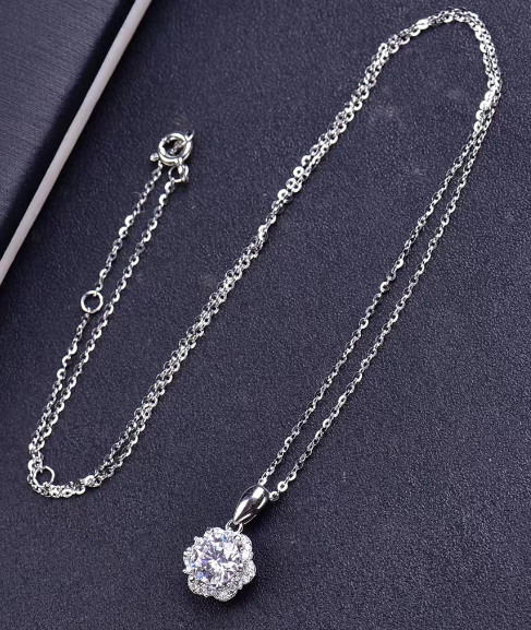 엘사공주 목걸이