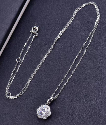 엘사공주 목걸이