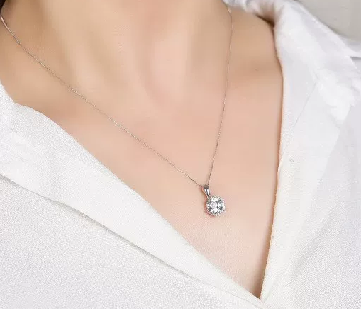 엘사공주 목걸이