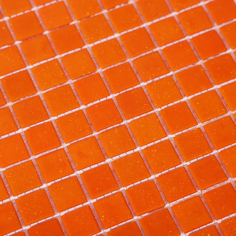 オレンジガラスモザイクの質感アップ画像