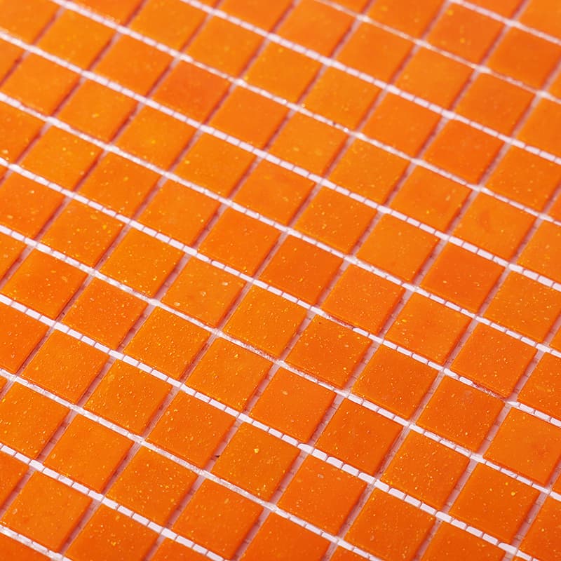 斜めから見たガラスモザイクの表面ディテール