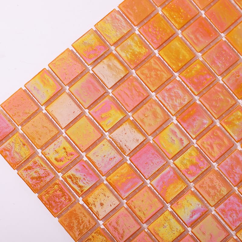 カラフルなオレンジ系ガラスモザイク