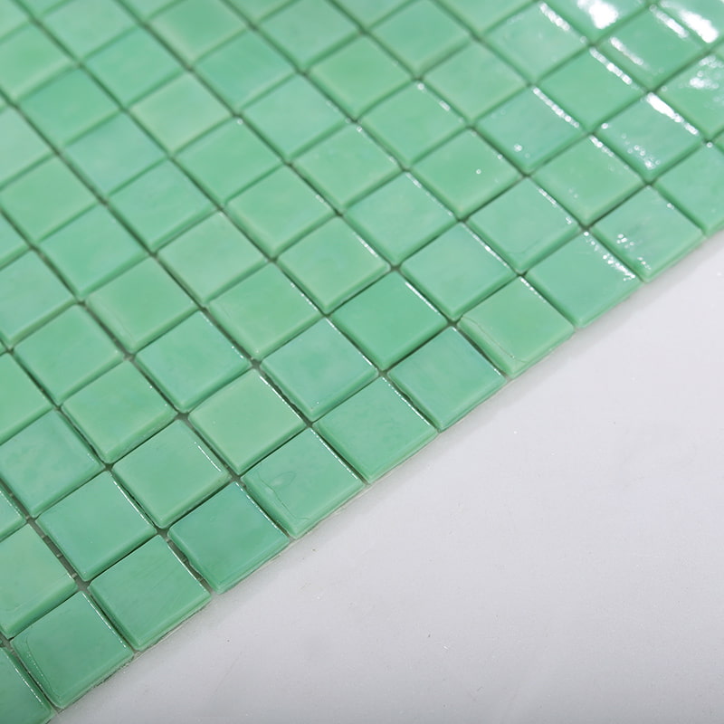 グリーンモザイクタイル側面配置