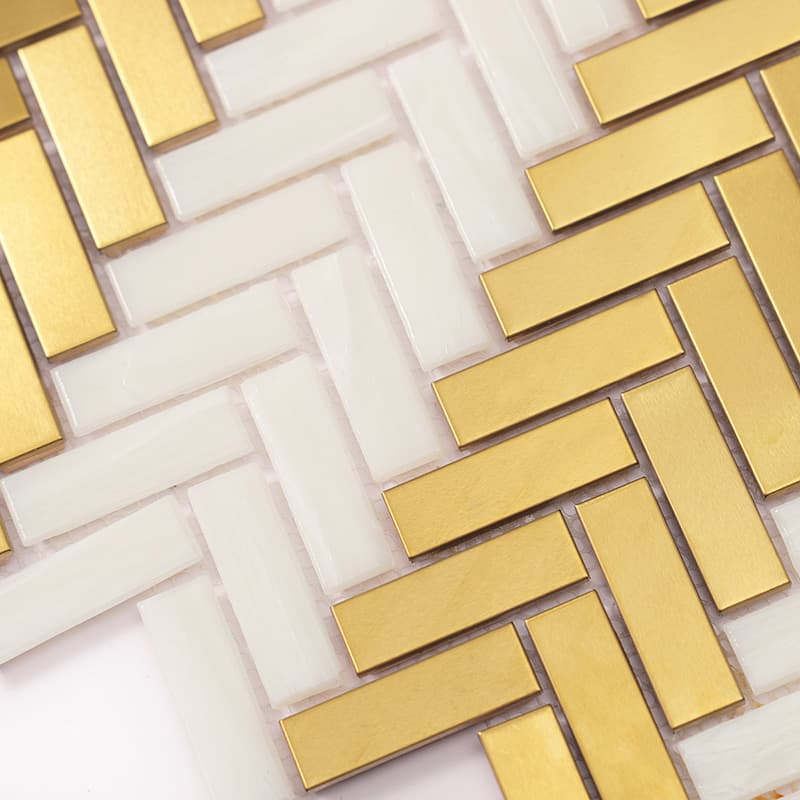 ガラスと金属の光沢が融合したモザイクタイル