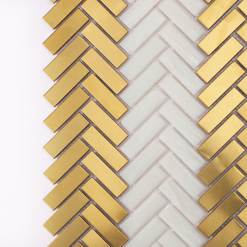 金属質感のヘリンボーンガラスモザイク