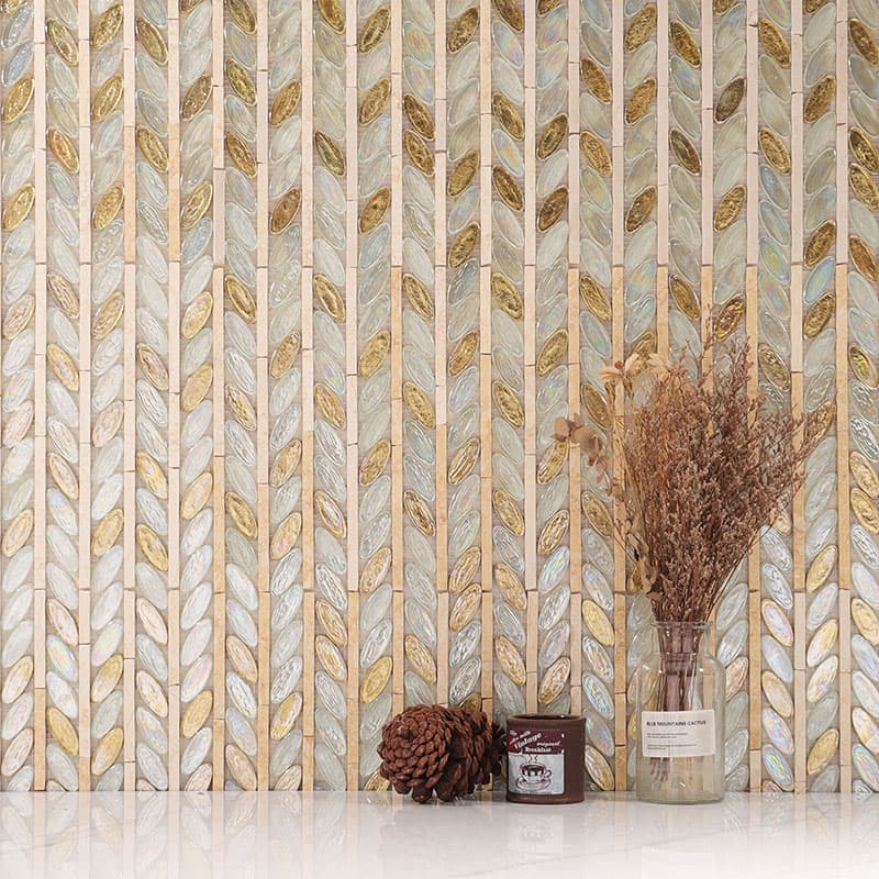 ゴールドとホワイト楕円ガラスモザイク壁面施工例