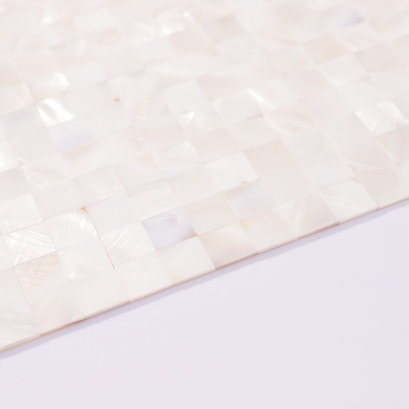 白貝モザイクタイルの端部カット