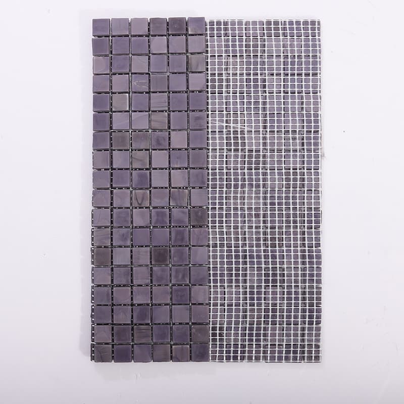 紫色モザイクの表面と裏面（メッシュ）比較画像