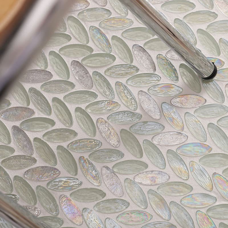 パール調楕円ガラスモザイク床面デザイン