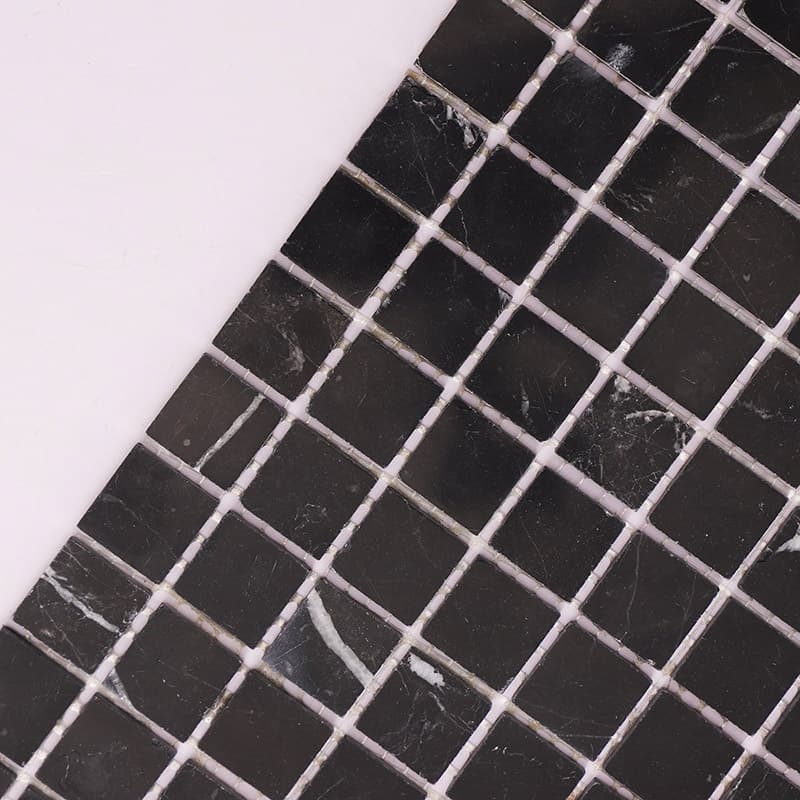 角度を変えて撮影した黒大理石モザイク