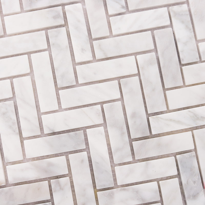 マーブル模様が際立つ人字形タイル