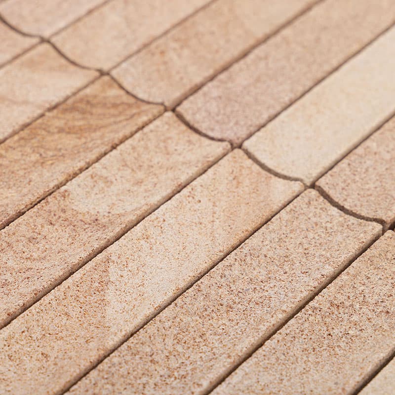 ベージュ色天然石の質感を捉えたモザイク接写