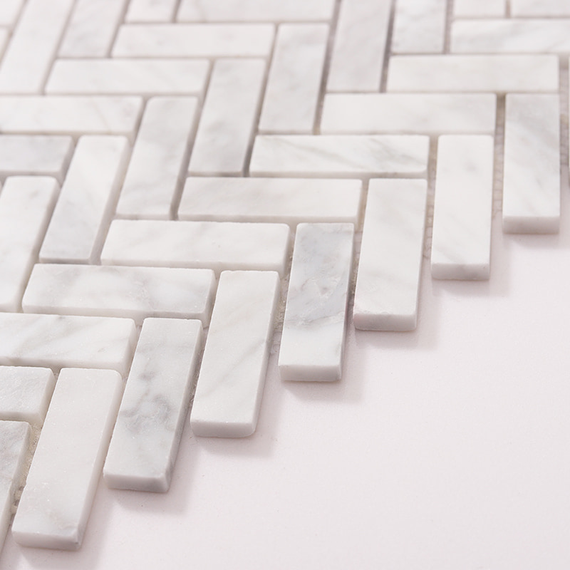 エッジの立体感があるマーブル調タイル