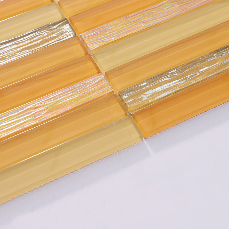 斜めから見たイエロー長方形ガラスモザイク