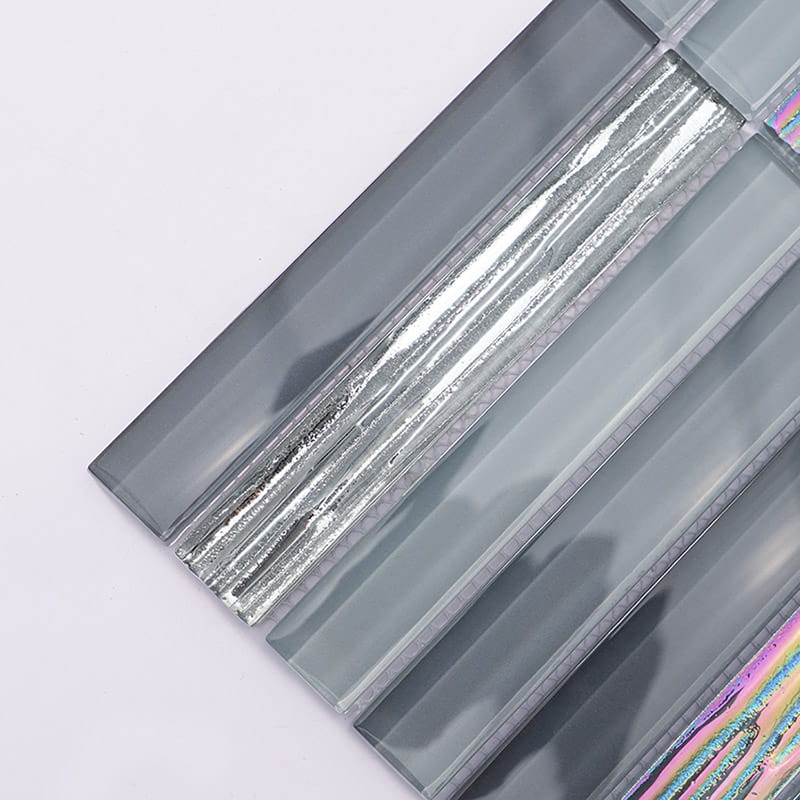 シルバー光沢を強調したグレーガラスモザイク