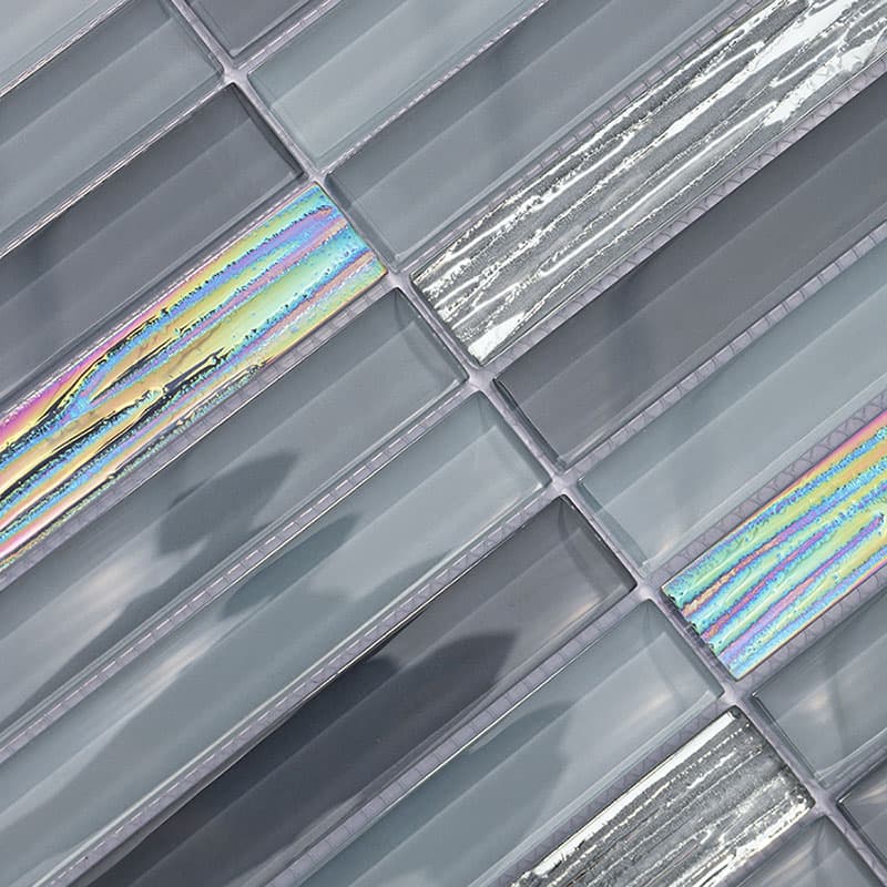 虹色の輝きを見せるグレーガラスモザイク