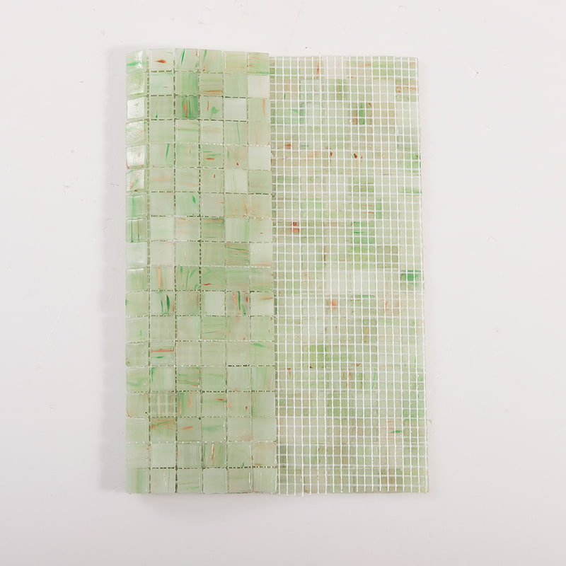 緑模様のガラスモザイクタイル15角 裏面ネット仕様