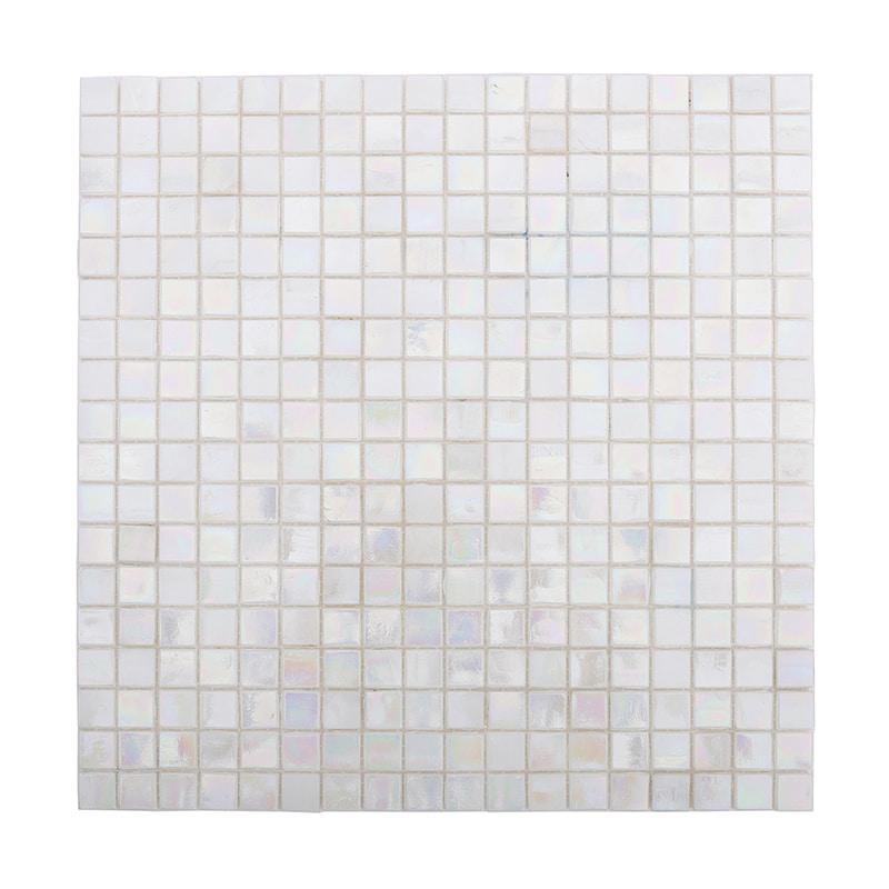 白虹彩ガラスモザイクタイル15角の正面図