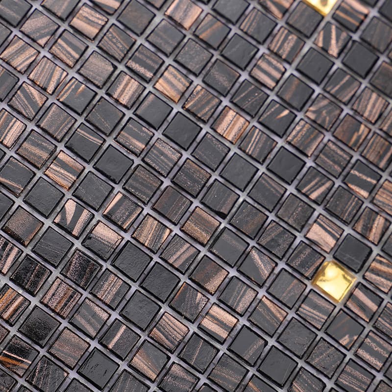 黒金ガラスモザイクの質感と光沢のディテール特写
