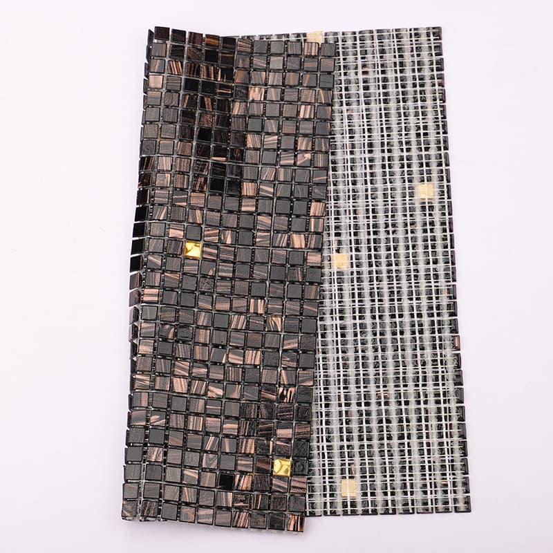 黒金モザイクタイルのメッシュ裏面構造