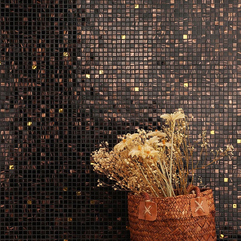 黒金モザイクタイルの壁面装飾例