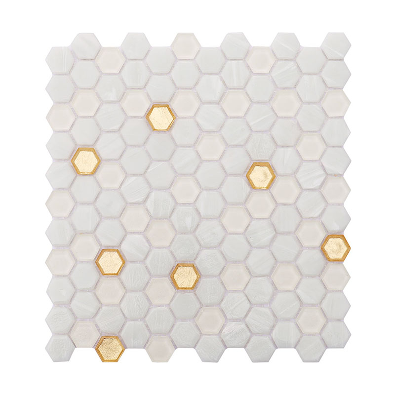 白と金の六角形ガラスモザイクタイルの正面全体画像