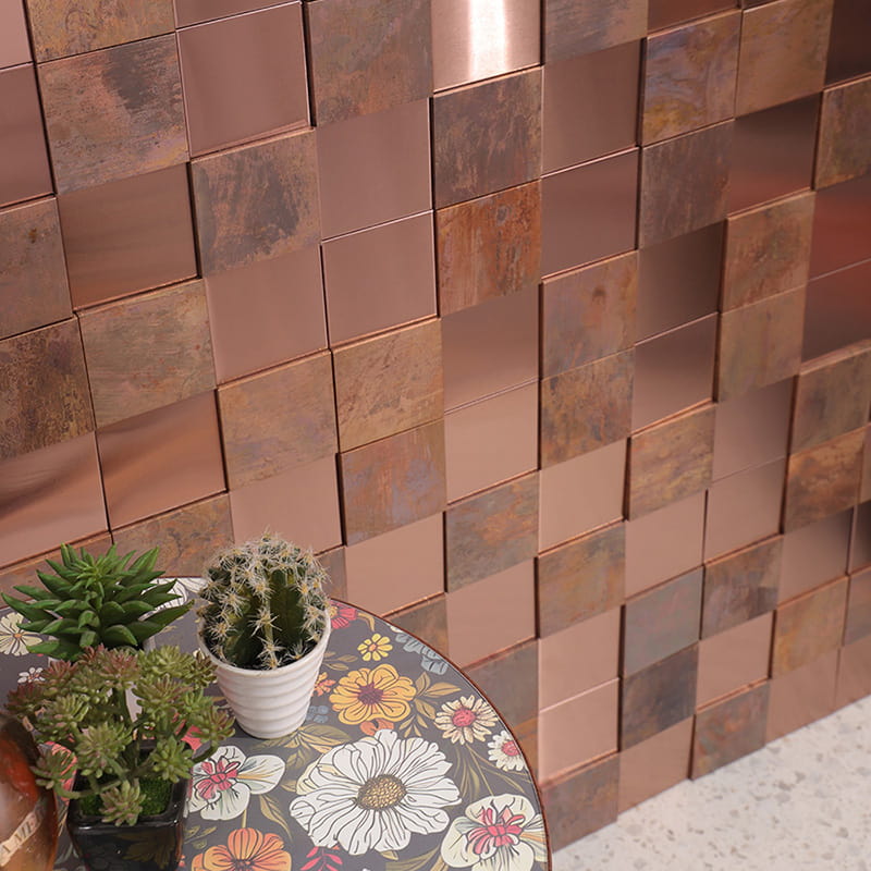 斜め方向から撮影した古銅ステンレス3Dモザイクタイル75角の近景