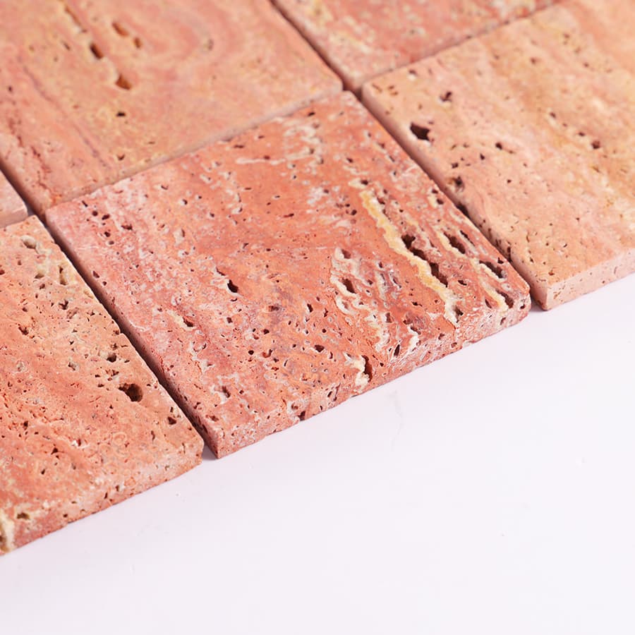 赤色トラバーチンスクエアタイル 側面特写