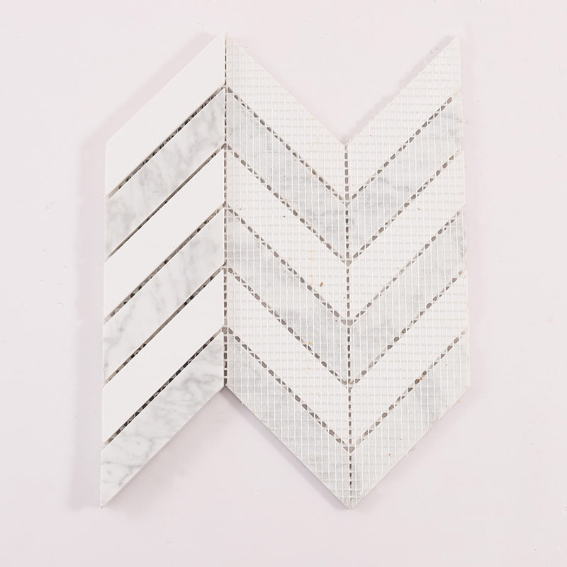 施工しやすいメッシュ付き裏面構造