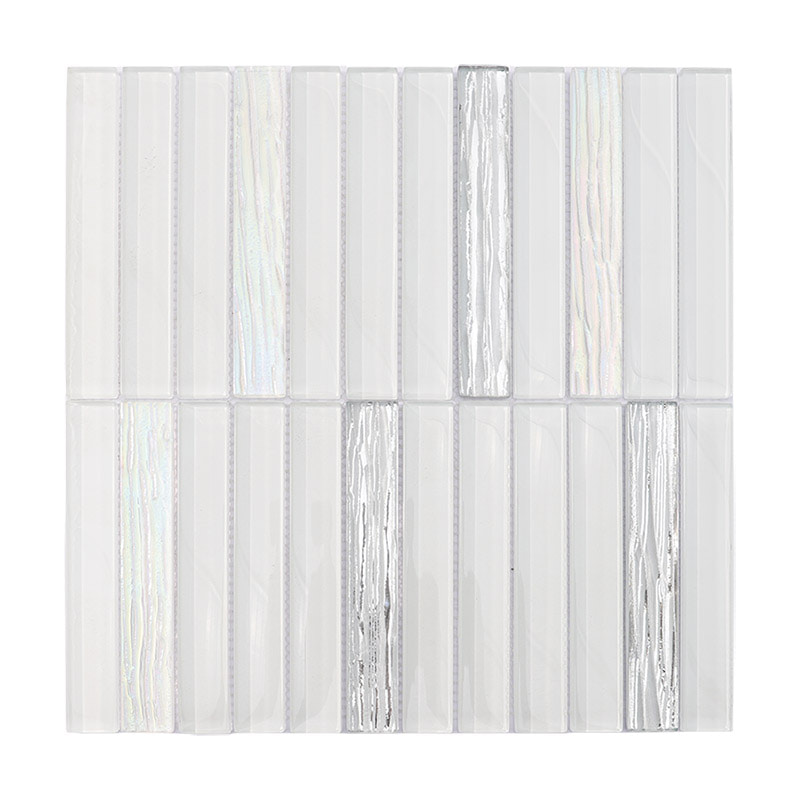 正面から見たホワイトシルバーガラスモザイクタイル