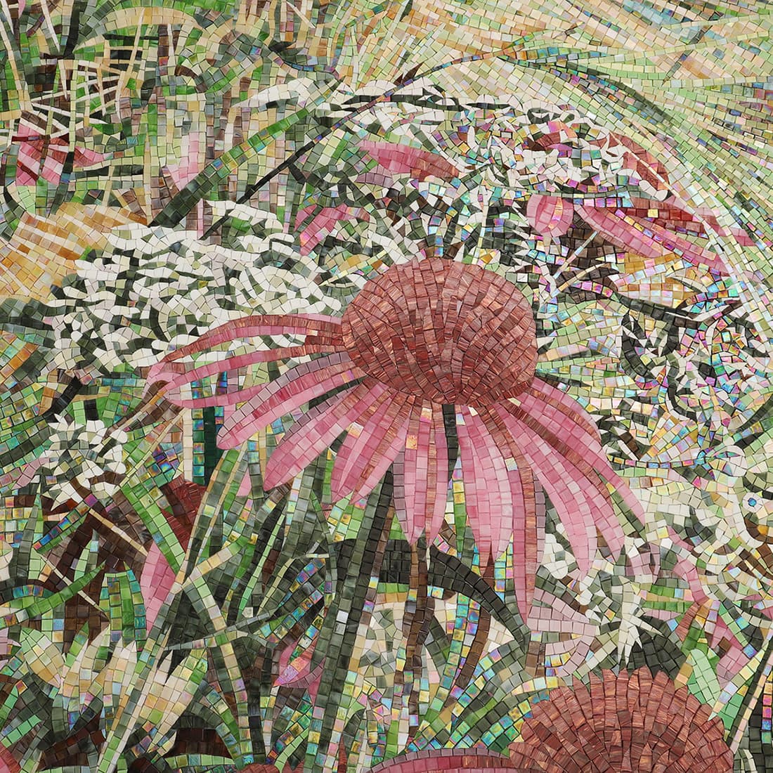 緑の草木と紫錘花モザイク壁画の組み合わせ