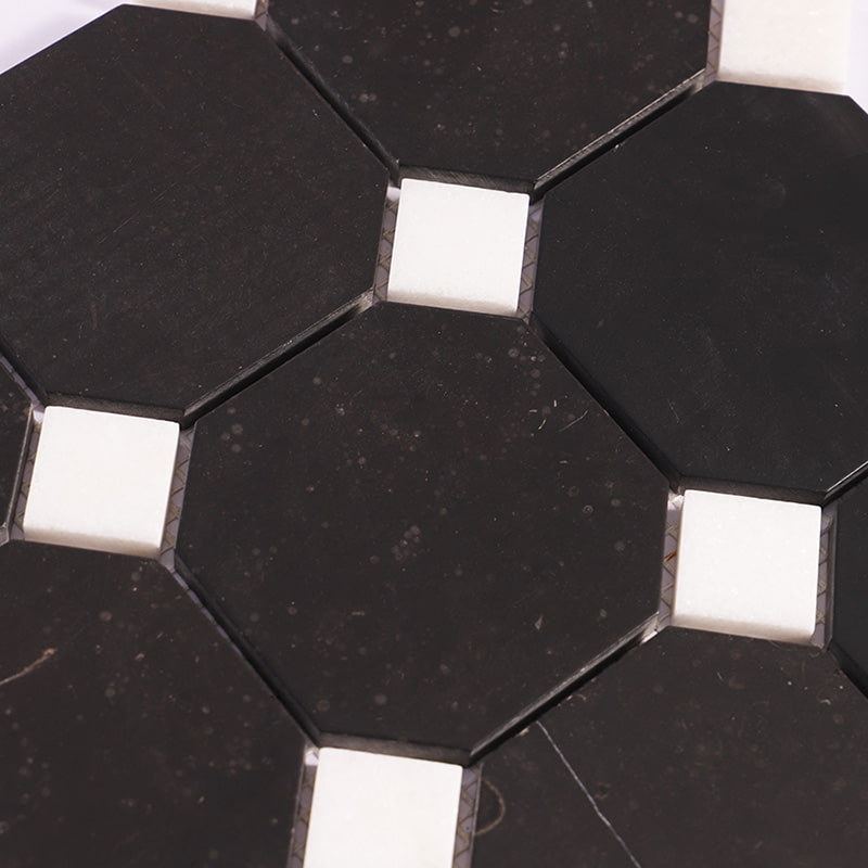 一部を拡大した大理石モザイクタイル