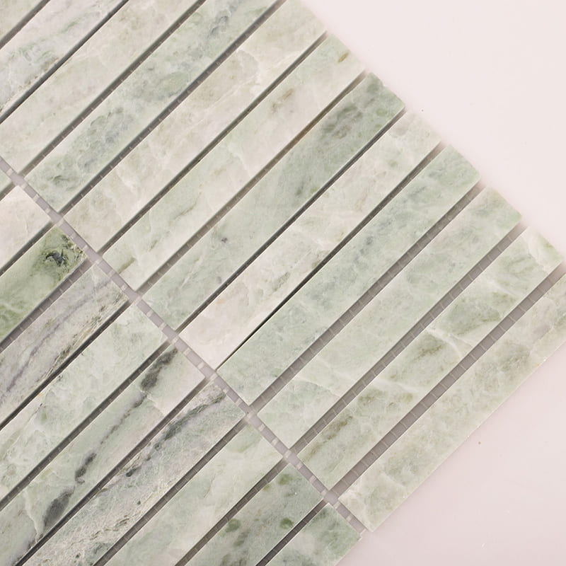 タイルの並びとカットを示す緑大理石画像