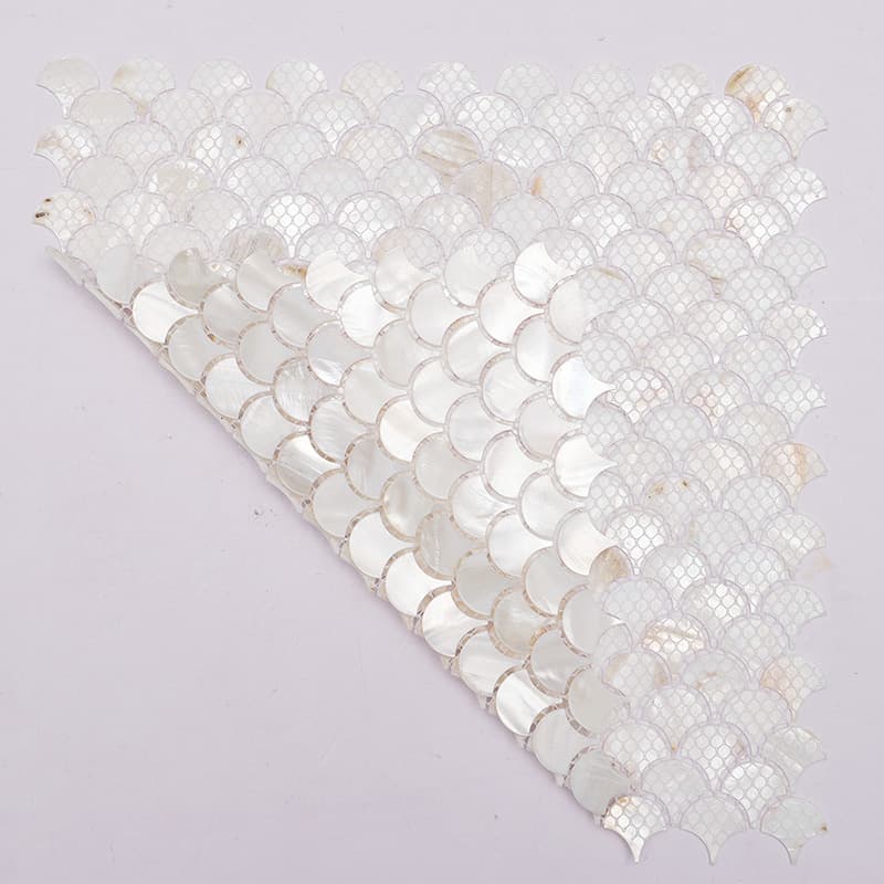 白色魚鱗型貝殻モザイクタイル 裏面ネット仕様