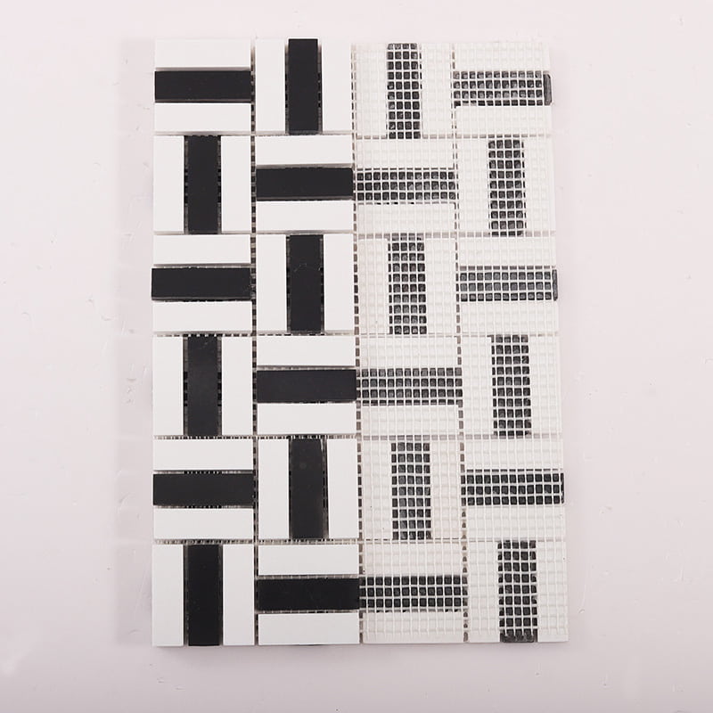 裏面が見える白黒モザイクタイル