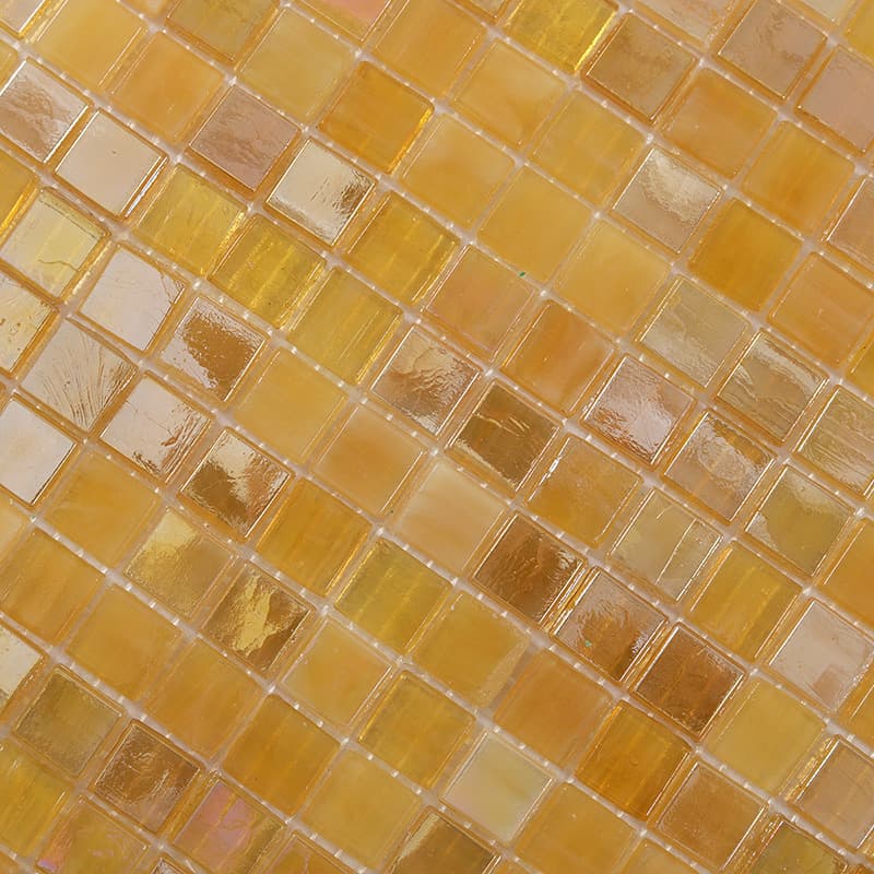 黄色ガラスモザイクタイル近接写真