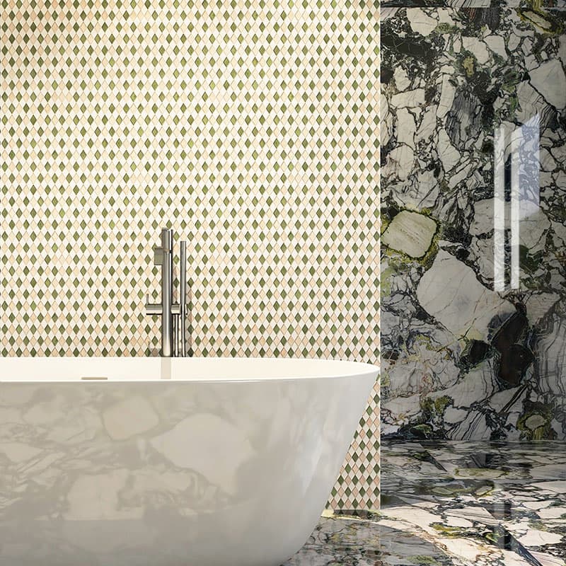 バスルーム壁面に貼られたモザイクタイル