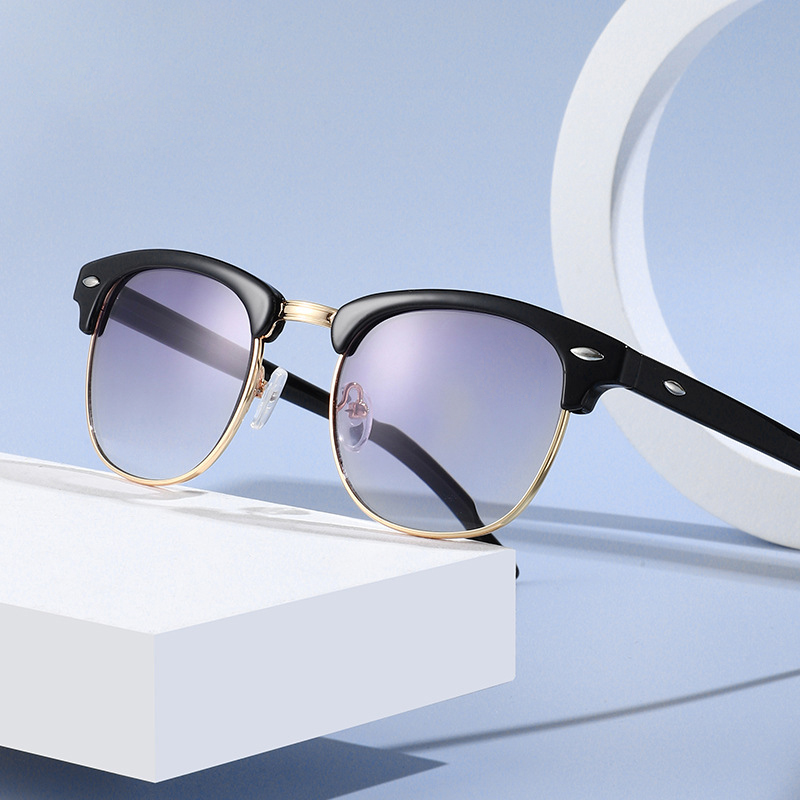 แว่นตาเก่าเลนส์โปรเกรสซีฟกันแสงยูวีและกันแสงสีน้ำเงิน