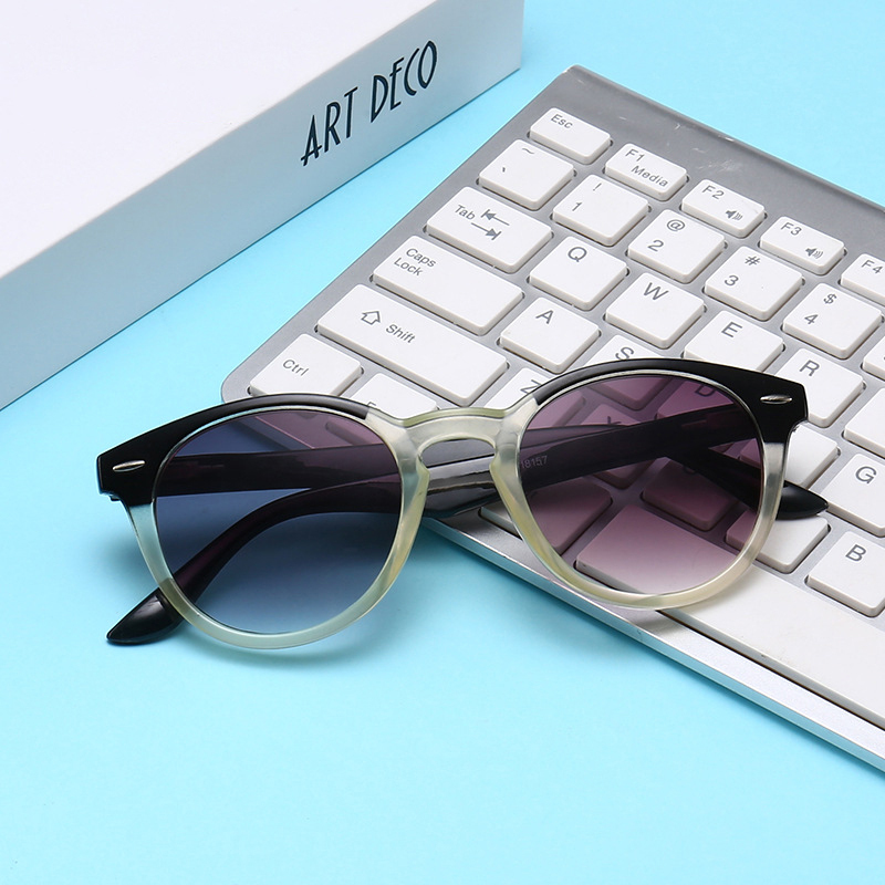 แว่นตาเก่าเลนส์สีอ่อนเข้ม (แบบใช้ได้ทั่วไป)