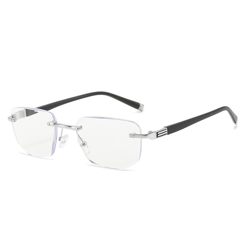 แว่นตาเก่าแบบไม่มีกรอบคลาสสิก