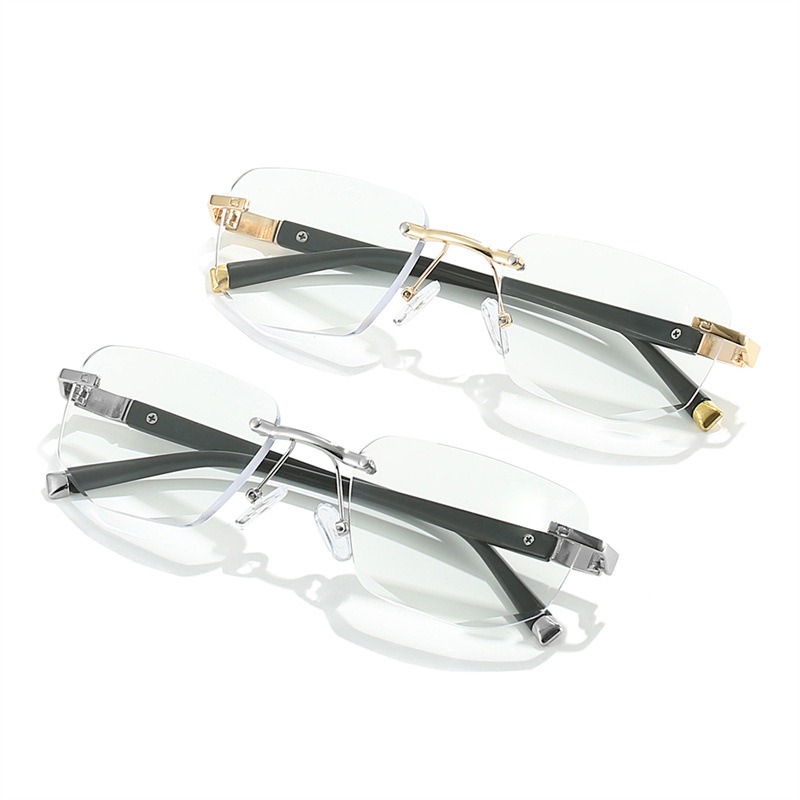 แว่นตาเก่าแบบไม่มีกรอบคลาสสิก