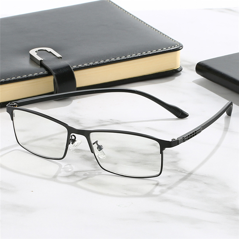 แว่นตาอ่านหนังสือเปลี่ยนสีและป้องกันแสงสีฟ้า