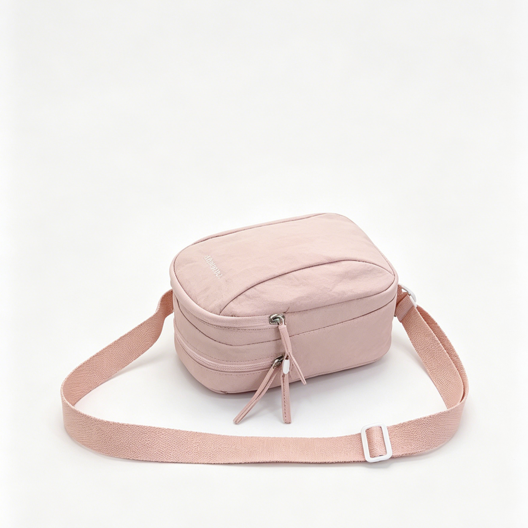 กระเป๋าครอสบอดี้กันขโมย RFID | ทรงบางเฉียบแนบตัว | ช่องจัดระเบียบพาสปอร์ตและบัตร | เหมาะสำหรับเดินทางและทำธุรกิจ